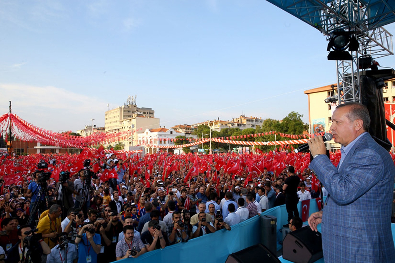 Erdoğan,'Bu partinin elinde sadece kan yok, inanca hakaret de var'